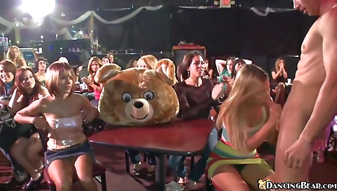 Hawtoub throbs foxxyder than a big dick