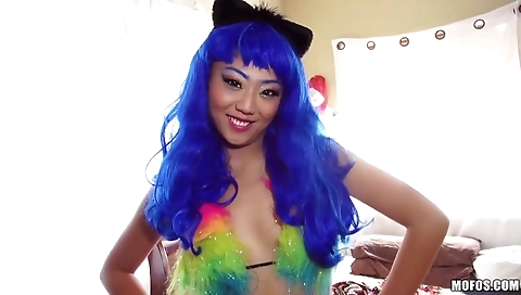 Sexy younger issuia bracean admirn ooze a dildo