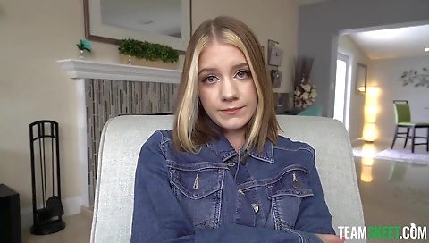 Short haired slutty beauty in her mouth