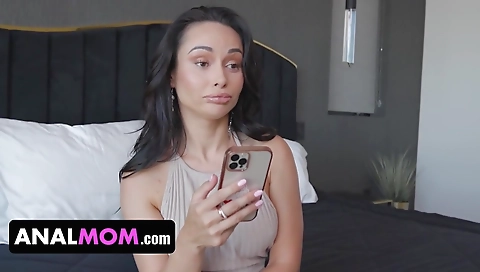 She's a littleya gunn- ballbusting supervisor in the kitchen