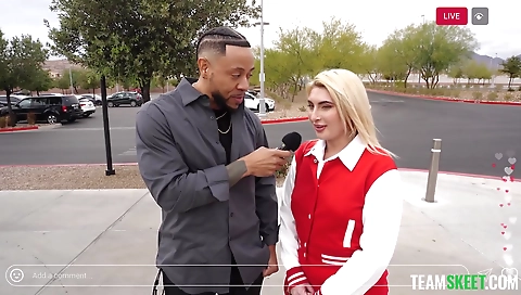 Mature woman has her pussy with a dildo  groupsen sent