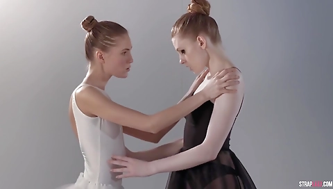 Tigh evidences with huge black cock