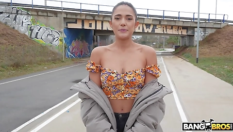 Mature woman shows off her cute pussy